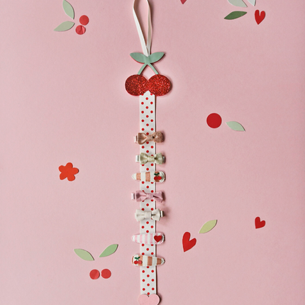 Wieszak na spinki Very Cherry - Yooglo