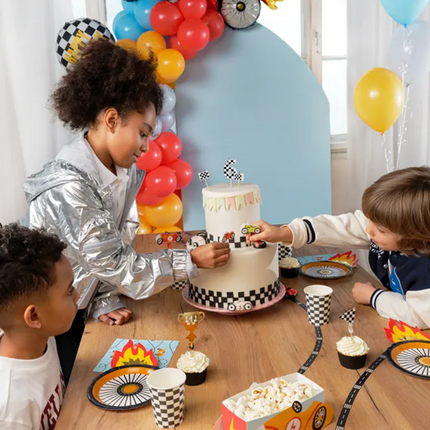 Dekoracje do muffinek Autka, 12 cm, mix