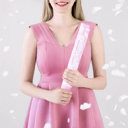 Tuba z płatkami róż, biały, 40cm