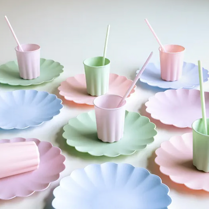 Talerzyki plastikowe Falbanka, 22 x 22 cm, fioletowy - Yooglo